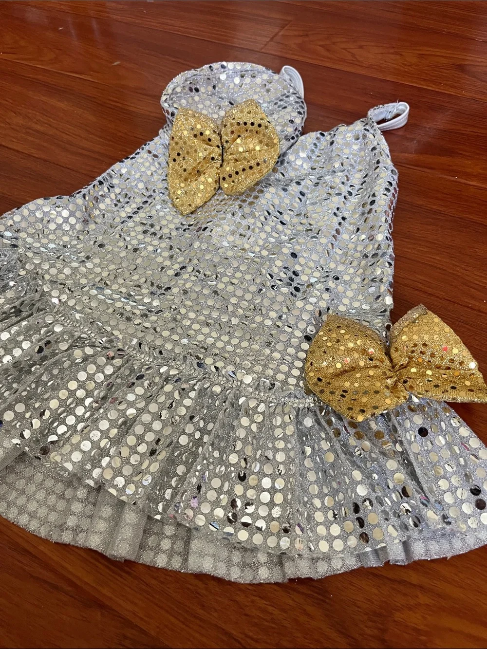 Competitor sparkling silver